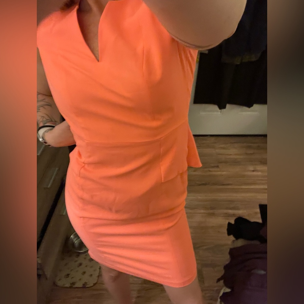 Dress - Picture 2 of 3